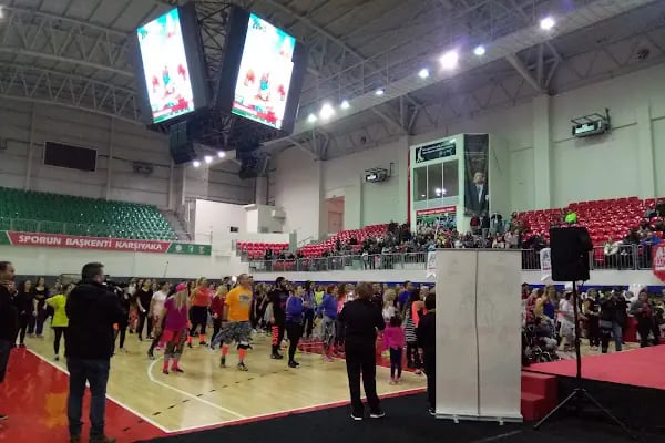 Karşıyaka Belediyesi Yüzme Havuzu - Resim 4