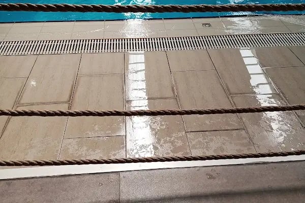 Karşıyaka Belediyesi Yüzme Havuzu - Resim 7