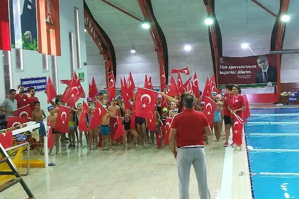 Karşıyaka Belediyesi Yüzme Havuzu - Resim 8