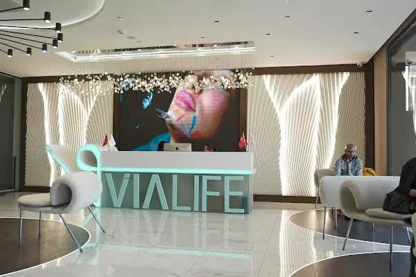 Vialife Clinic | Poliklinik | Saç Ekimi | İp Askı | Dolgu | PRP | Diş Kliniği - Resim 11