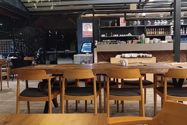 Kuum Cafe Bistro Beach - Resim 12