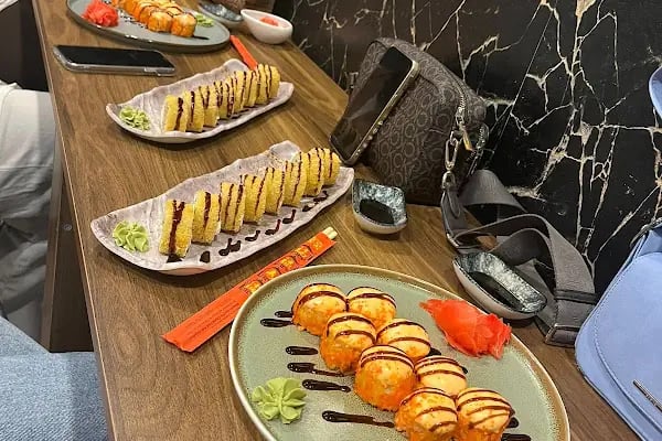 ROLLS ROLLS SUSHİ - Resim 11