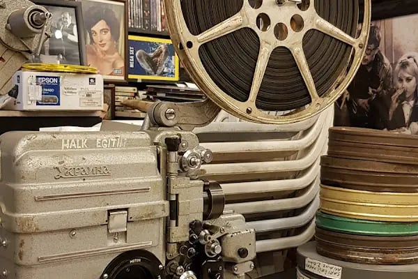 Sabri şenevi sinema evi - Resim 19