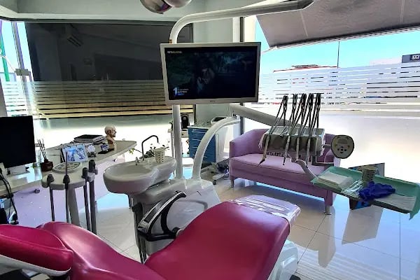 Dentist Fatma İldem Diş Hekimi - Resim 9