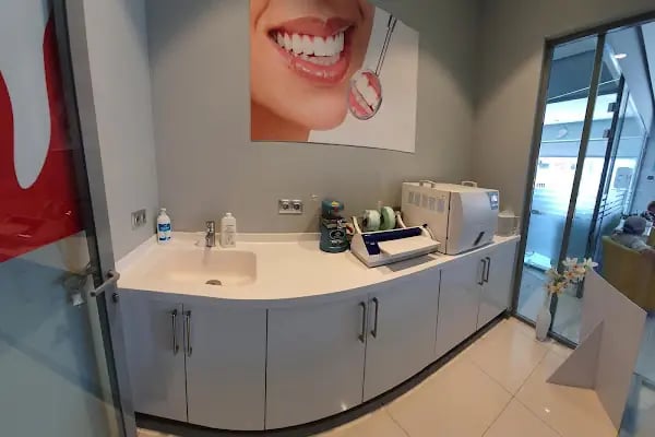 Dentist Fatma İldem Diş Hekimi - Resim 12