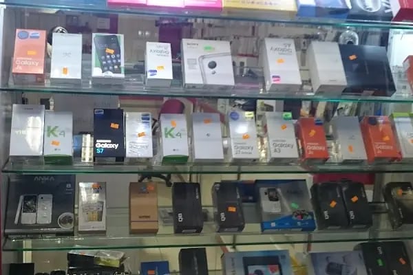 KARDELEN İLETİSİM VODAFON SİLVER SHOP YETKİLİ BAYİ - Resim 4