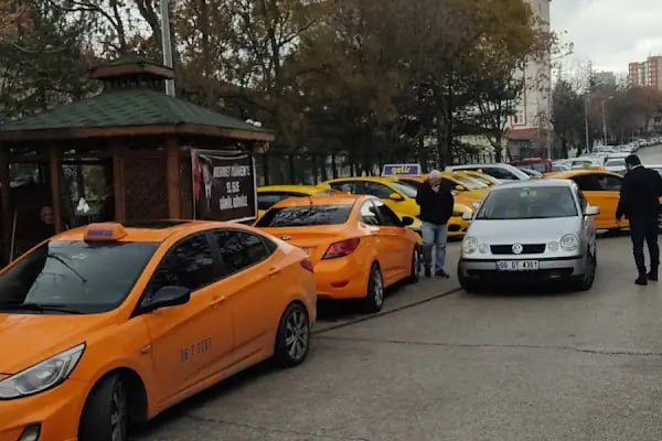 Gülhane taksi durağı - Resim 1