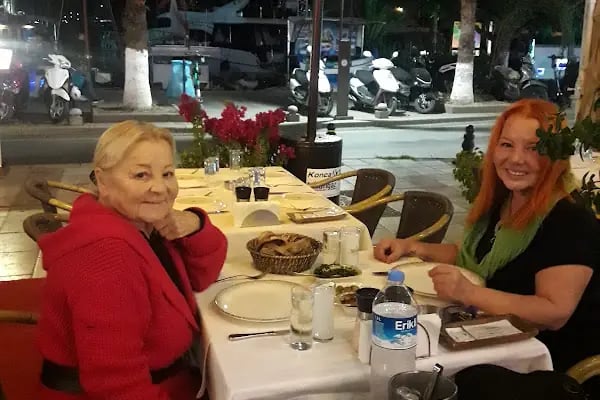 Komodor Marina Balık ve Meze Evi - Resim 10