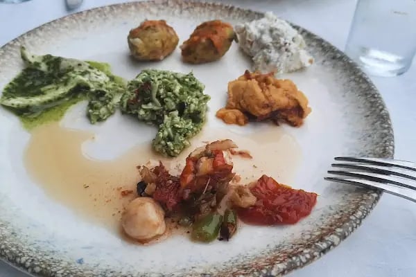 Komodor Marina Balık ve Meze Evi - Resim 7