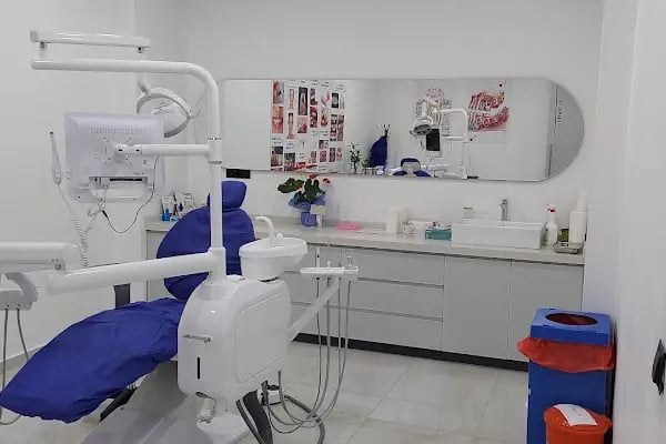 Tuna Estetica Dental Ağız ve Diş Sağlığı Polikliniği - Resim 11