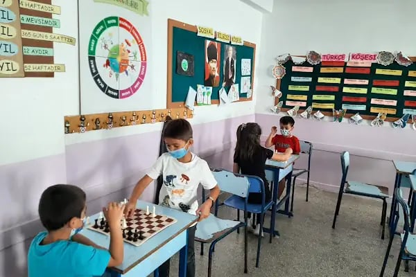 Fikri İnal İlköğretim Okulu - Resim 2