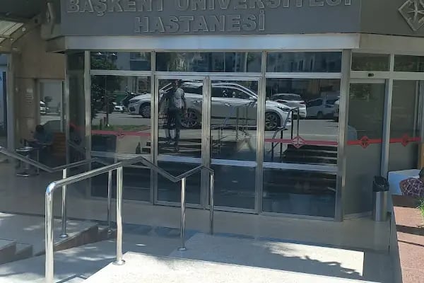 Başkent Üniversitesi Kemal Reisoğlu Hastanesi Acil Servisi - Resim 12
