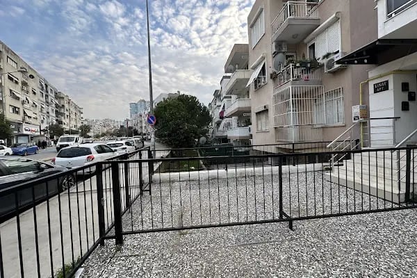 DHL eCommerce - Üçkuyular Şubesi - Resim 7