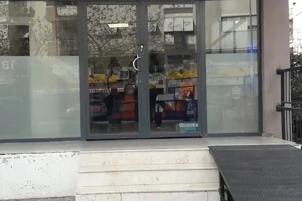 DHL eCommerce - Üçkuyular Şubesi - Resim 18