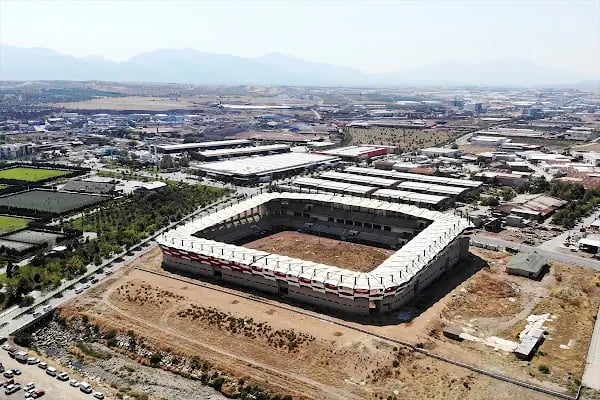 Turgutlu Stadyumu - Resim 15