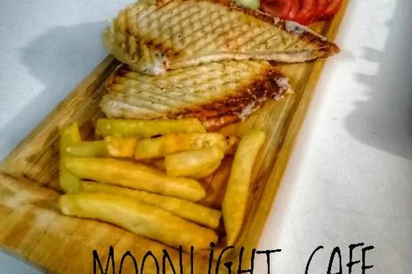 MOONLIGHT CAFE - Resim 15