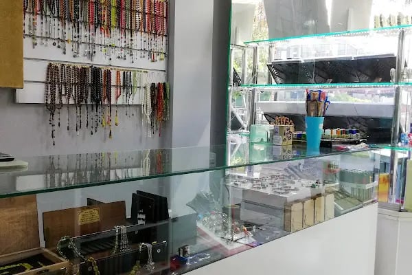 HKM Ticaret Hediyelik Eşya-Yüzük-Tesbih-Saat-Çakmak Toptan ve Perakende - Resim 2