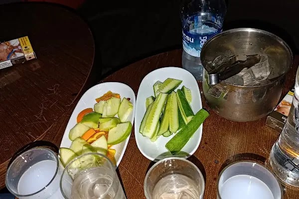 Adrenal Cafe Bar - Resim 4