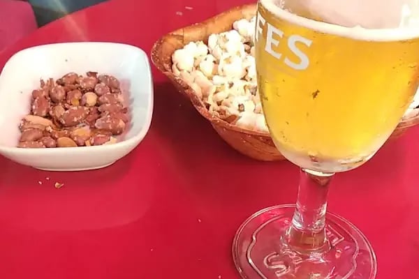 Adrenal Cafe Bar - Resim 7