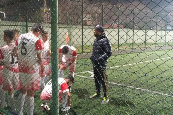 Kazım Besif Futbol Sahası - Resim 4