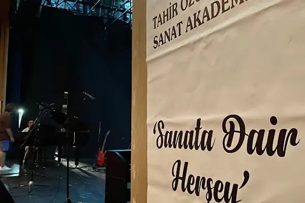 Tahi̇r Özcan Ersöz Sanat Akademisi - Resim 15