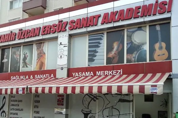 Tahi̇r Özcan Ersöz Sanat Akademisi - Resim 1