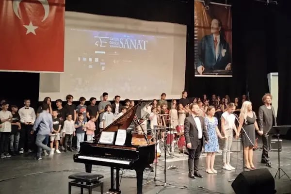 Tahi̇r Özcan Ersöz Sanat Akademisi - Resim 10
