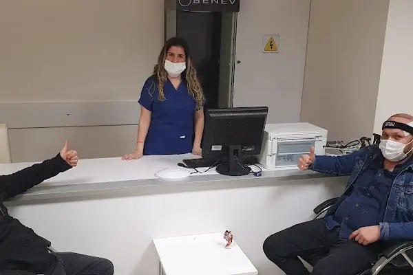A Plus Hair Transplant &amp; Hair Clinic Saç Ekim Merkezi - Resim 3