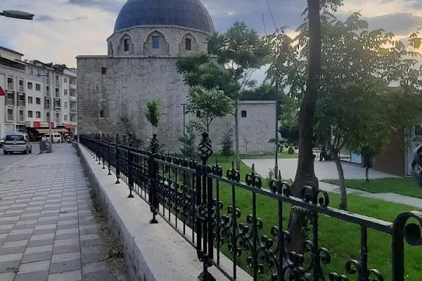 Taşhoron Kilisesi(Surp Yerrortutyun)) - Resim 10