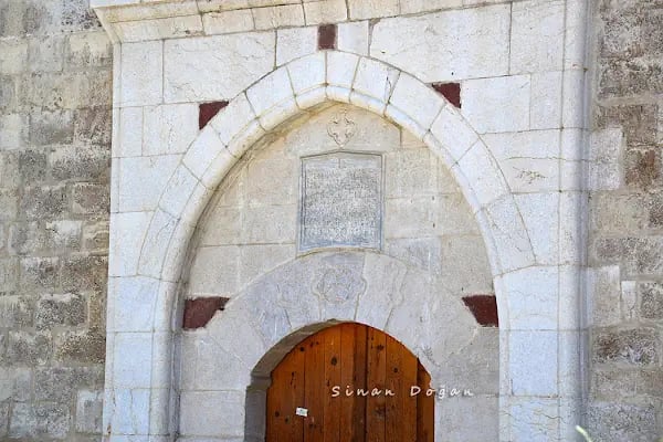 Taşhoron Kilisesi(Surp Yerrortutyun)) - Resim 5