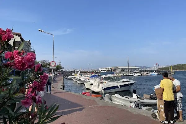 3 things burgazada - Resim 7