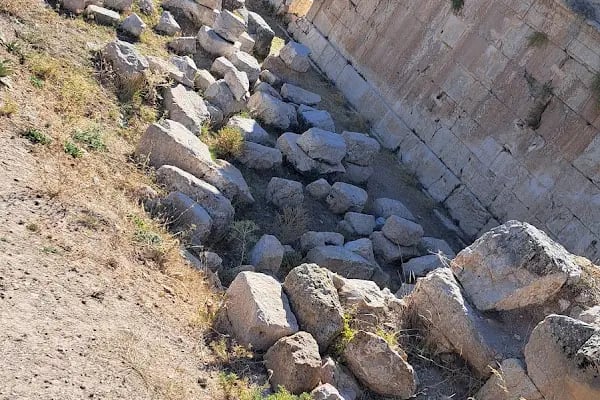 Kırık Kilise - Resim 11