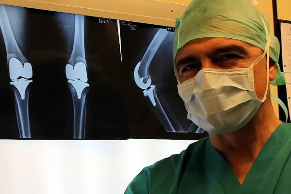 Prof. Dr. Fahri Erdoğan | Diz ve Kalça Protezi Cerrahisi Uzman Doktor - Resim 2