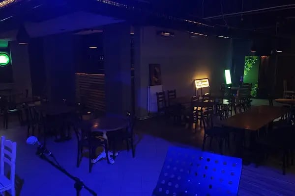 LUX CAFE BAR - Resim 5
