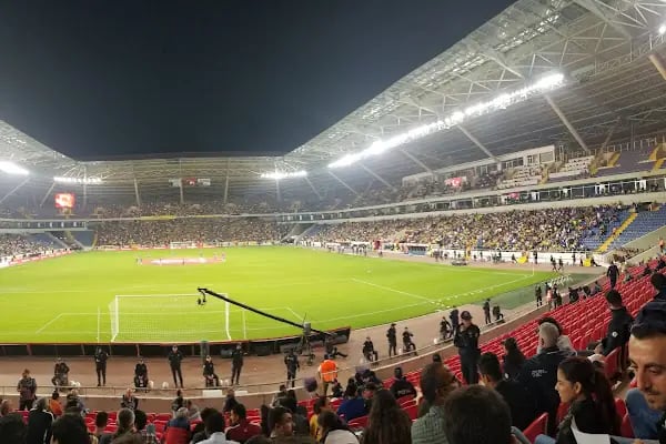 Mersin Stadyumu - Resim 3