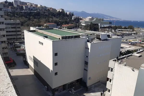 T.C. Sosyal Güvenlik Kurumu Başkanlığı İzmir Sosyal Güvenlik İl Müdürlüğü Kordon Sağlık Sosyal Güvenlik Merkezi (Reçete Kabul Birimi) - Resim 7