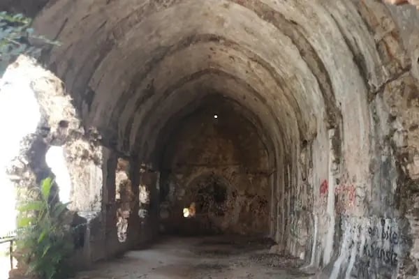 Hagios Contantinos Kilisesi - Resim 1
