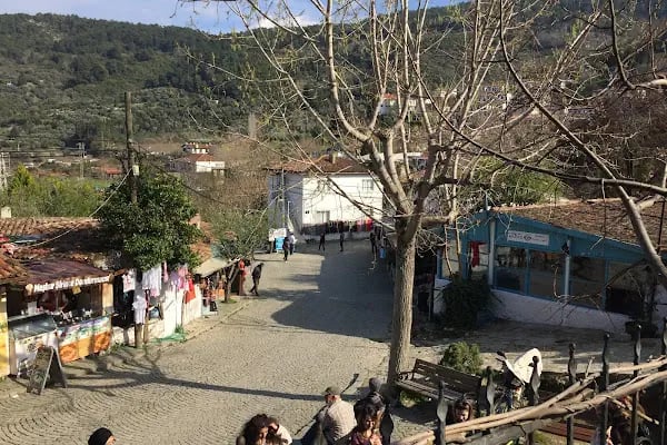 Üçyol Cafe &amp; Bar - Resim 16