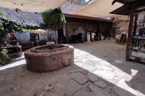 Üçyol Cafe &amp; Bar - Resim 4