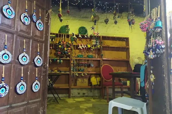 Üçyol Cafe &amp; Bar - Resim 18
