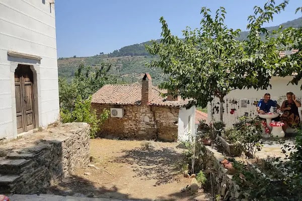 Üçyol Cafe &amp; Bar - Resim 5