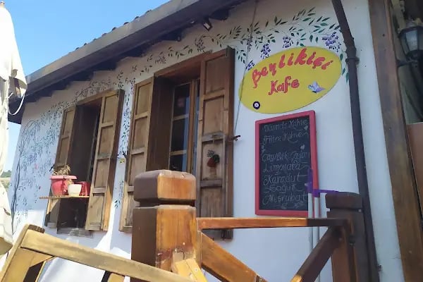 Üçyol Cafe &amp; Bar - Resim 2