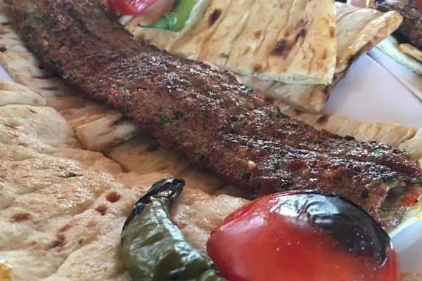 Lezzet Lahmacun Kebap Ve Döner Salonu - Resim 8