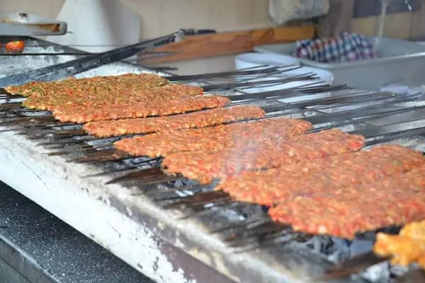 Lezzet Lahmacun Kebap Ve Döner Salonu - Resim 7
