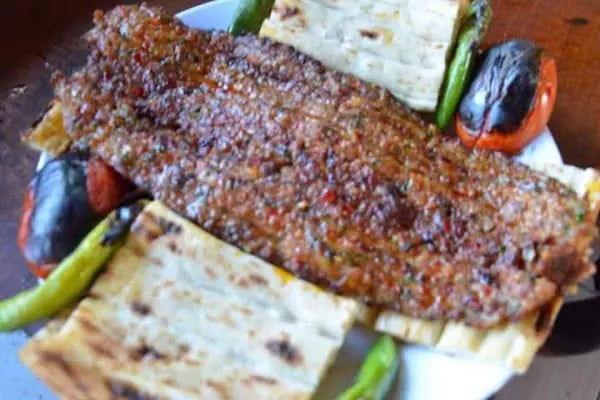Lezzet Lahmacun Kebap Ve Döner Salonu - Resim 6