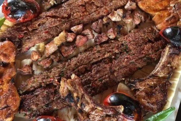 Lezzet Lahmacun Kebap Ve Döner Salonu - Resim 2