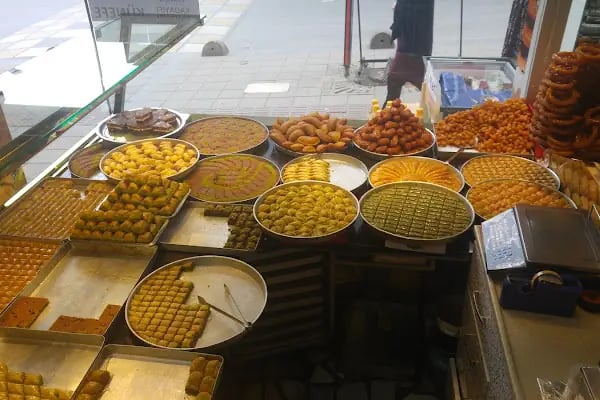Azizoğulları Baklavala &amp; Burma Kadayıfları - Resim 11