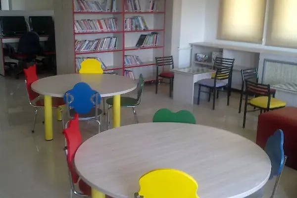 Ödemiş İlçe Halk Kütüphanesi Müdürlüğü (Library) - Resim 3