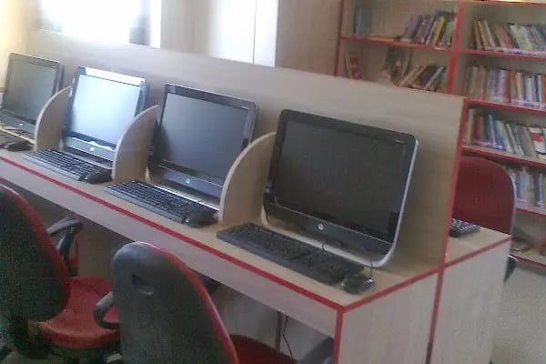 Ödemiş İlçe Halk Kütüphanesi Müdürlüğü (Library) - Resim 7