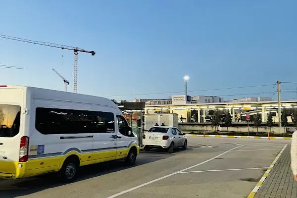 Üniversite Metro İstasyonu - Resim 4